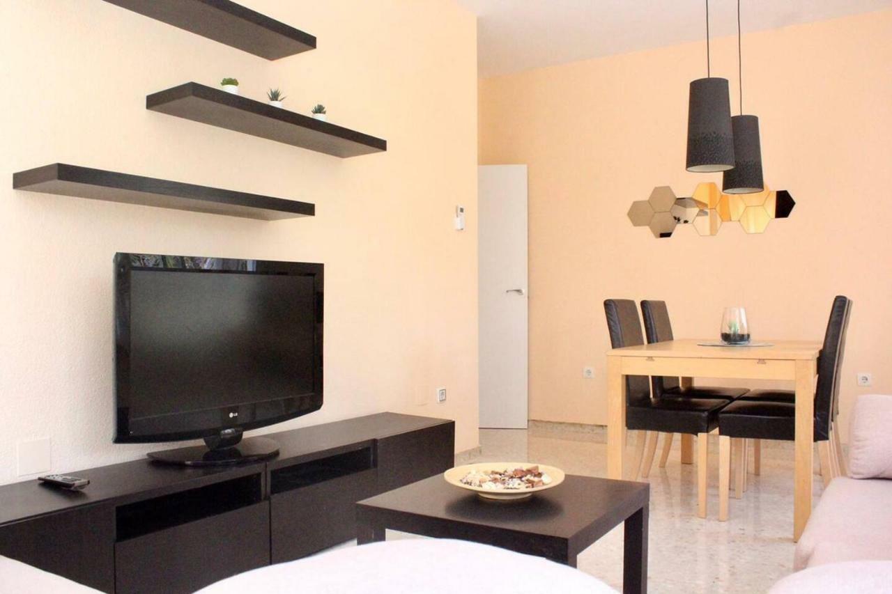 Renovado Y Muy Cerca Del Centro Urbano Appartement Málaga Buitenkant foto