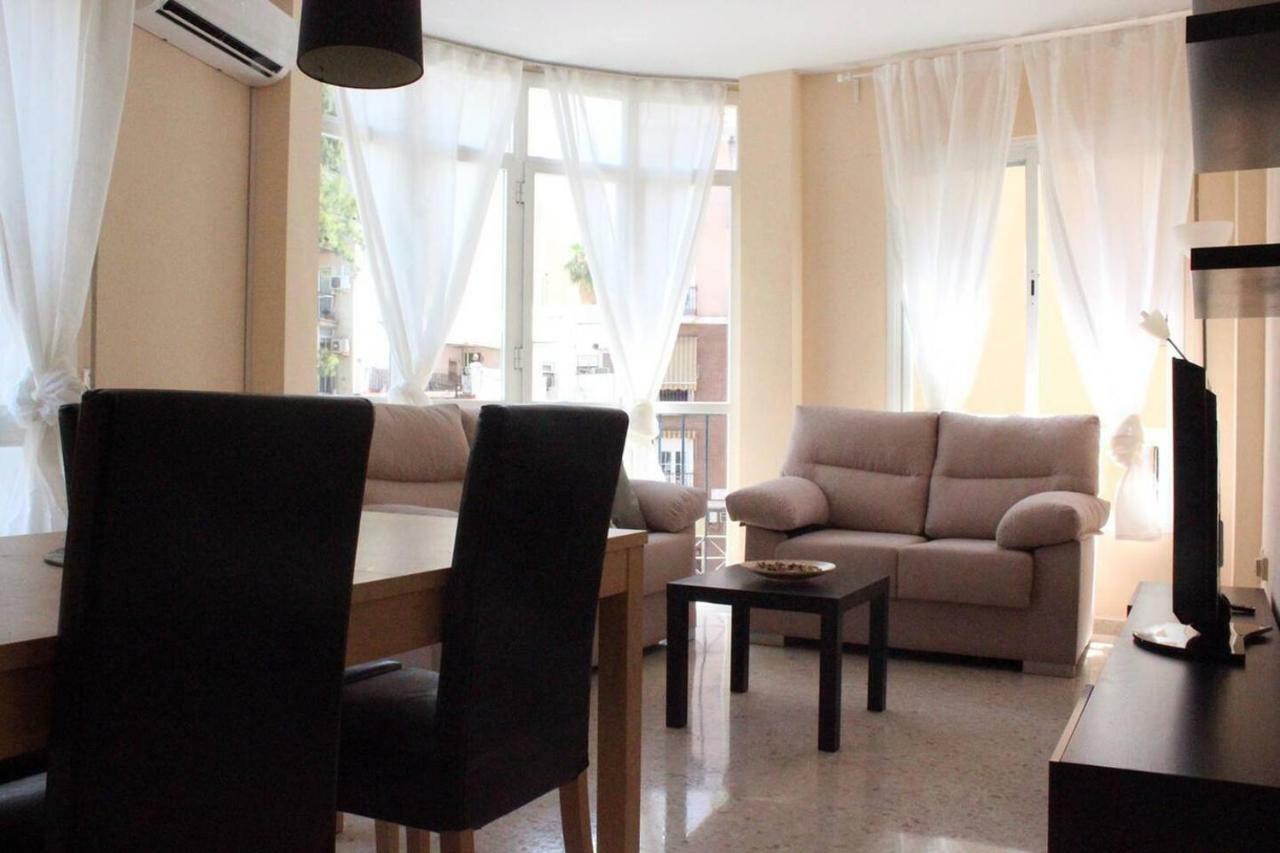 Renovado Y Muy Cerca Del Centro Urbano Appartement Málaga Buitenkant foto