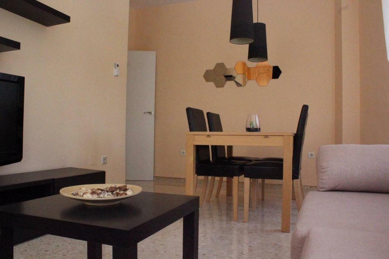 Renovado Y Muy Cerca Del Centro Urbano Appartement Málaga Buitenkant foto